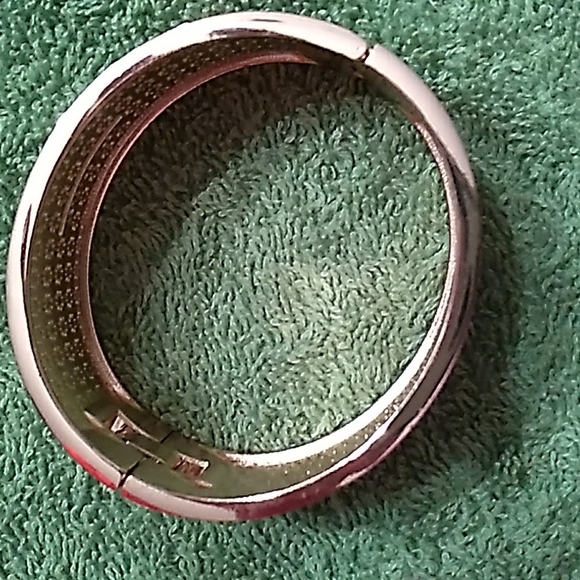 Cuff bracelet - Picture 3 of 4